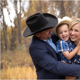 Awwww this little fam!! – Child Photographer – Family Photographer – Billings,MT – Montana Photographer